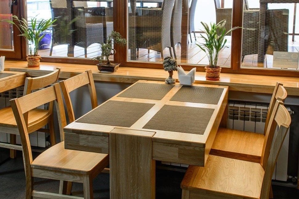 Produttore di arredi ucraino in quercia FSC cerca partner