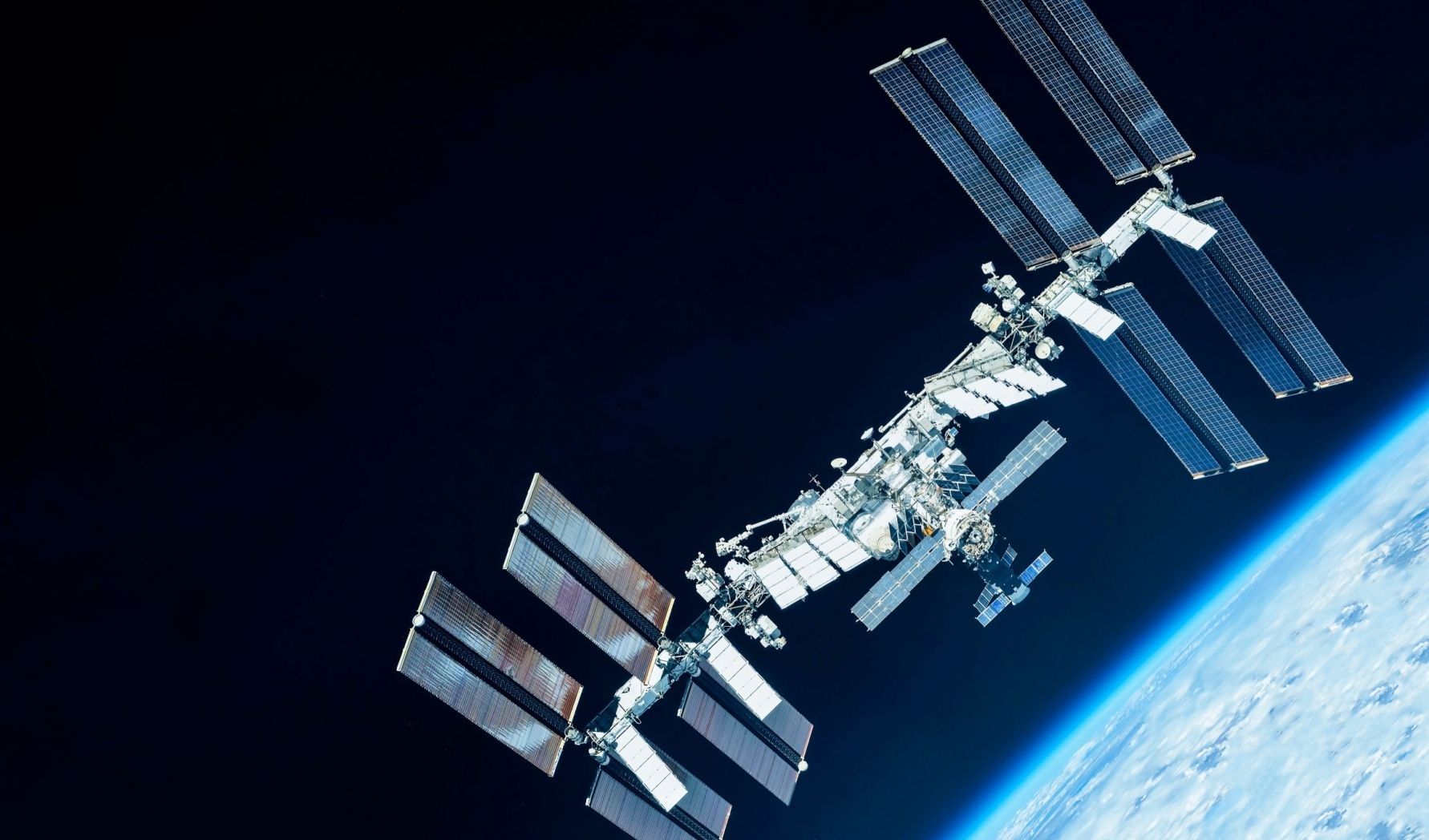 COLIS: a facility in space to study soft and complex materials in microgravity